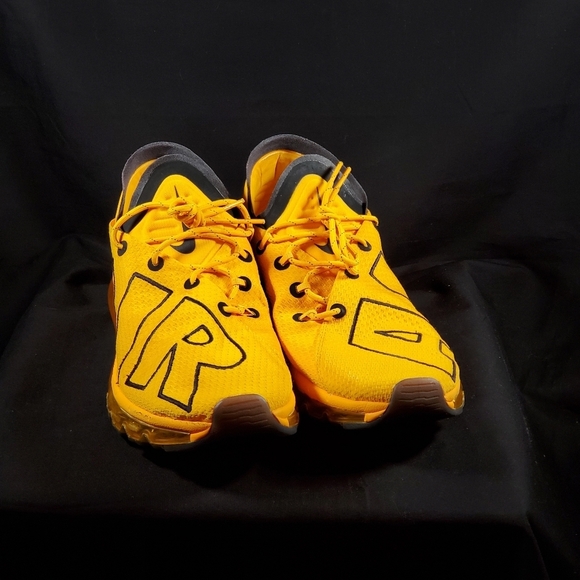 Nike - Picture 2 of 7